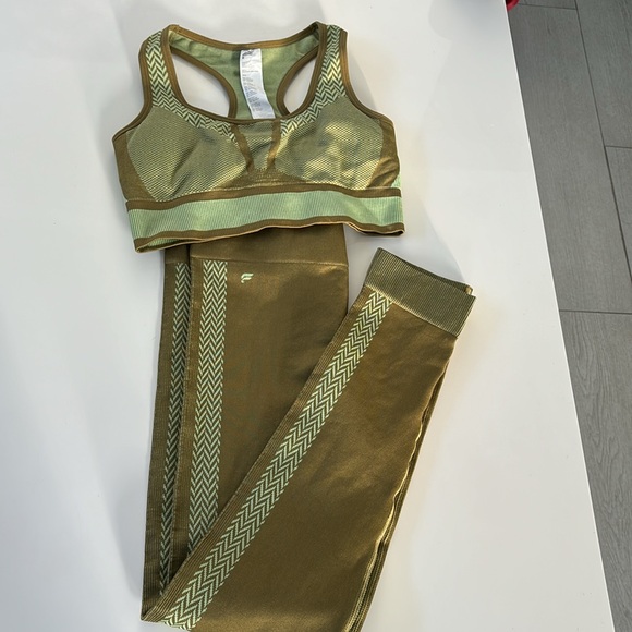 Fabletics bundle - Picture 4 of 4